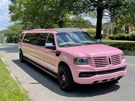 Bergen Prom Limo offers Lincoln Navigator-Pink for hire
